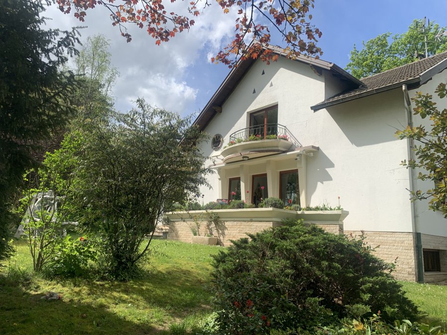 Maison 8 pièces 235 m²