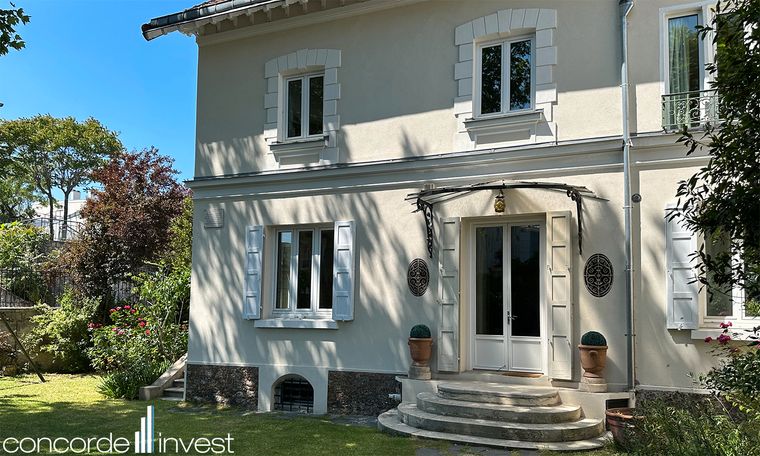 Maison 10 pièces 280 m²