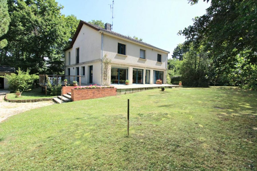 Maison 8 pièces 227 m²