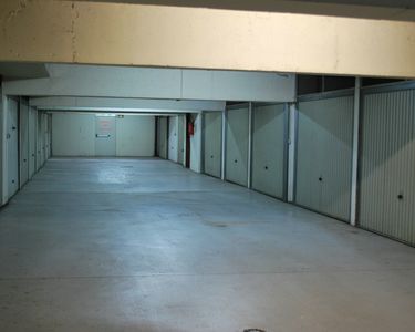 Box garage parking