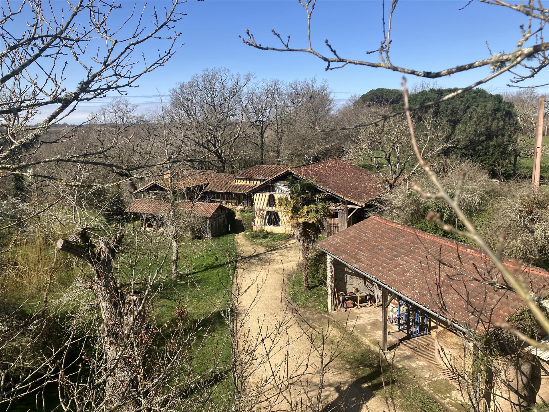 Ferme Bio - 1 Maison et 1 Gite - 18 À 25 Hectares