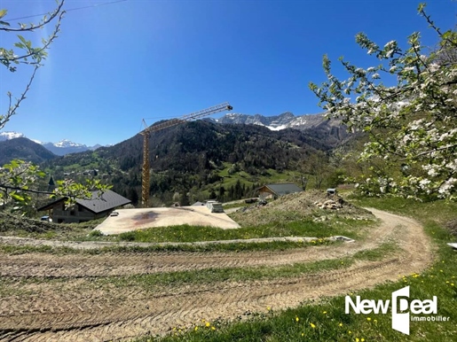 Terrain au calme avec vue montagnes à Serraval