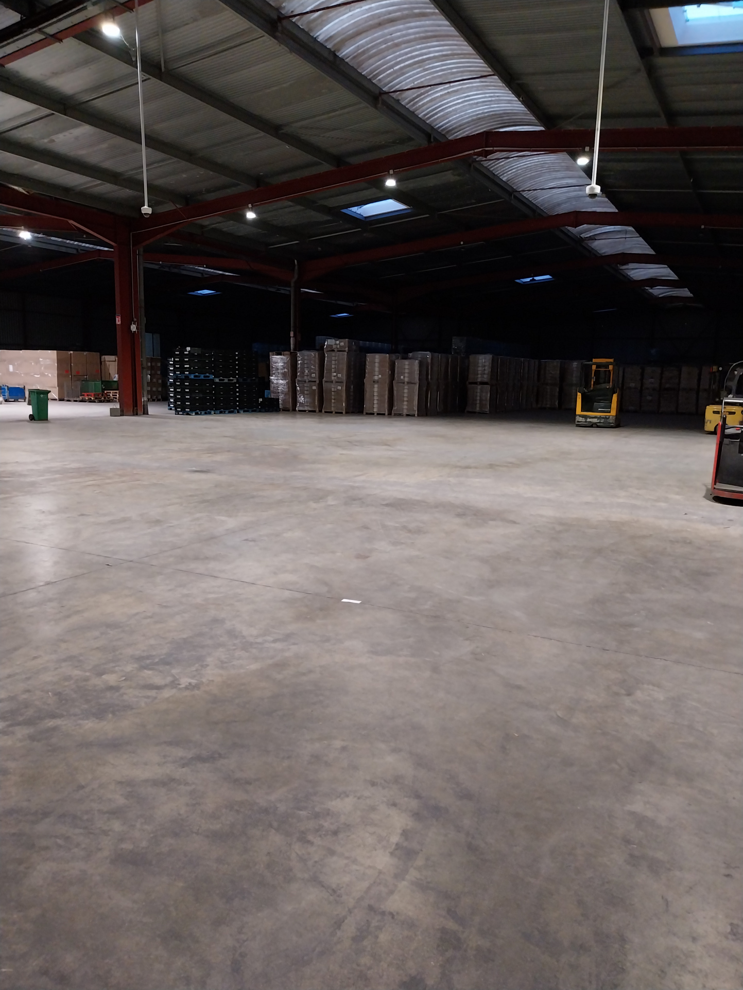 Local industriel 3500 m²