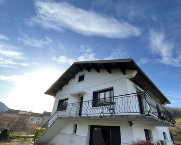 Proximité d'Ambérieu en Bugey :Bettant 01, belle maison familiale