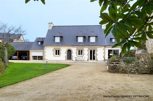 Coeur de Lancieux et au calme, plages et commerces à pied pour cette maison de 177m² de 5/