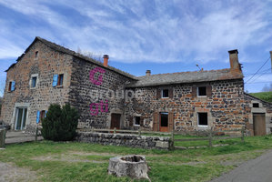 Ancienne ferme composée de 2 logements indépendants