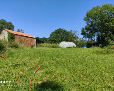 Grange avec permis de construire, 3000m2 de terrain