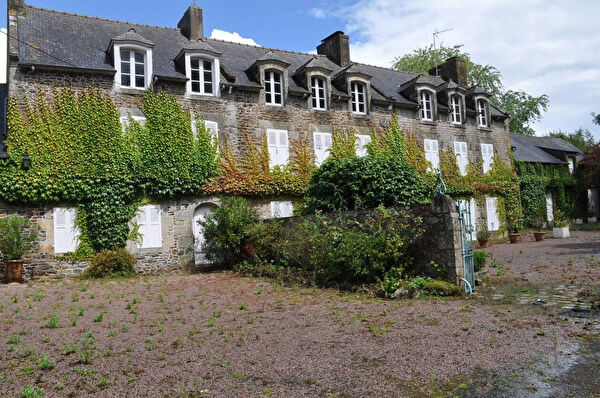 A VENDRE LANGUENAN Maison de Maitre