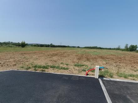 Terrain 700 m²