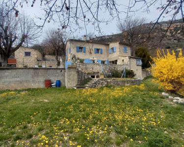 DRÔME PROVENÇALE - 26510 SAHUNE - Maison 5 pièces 133 m²