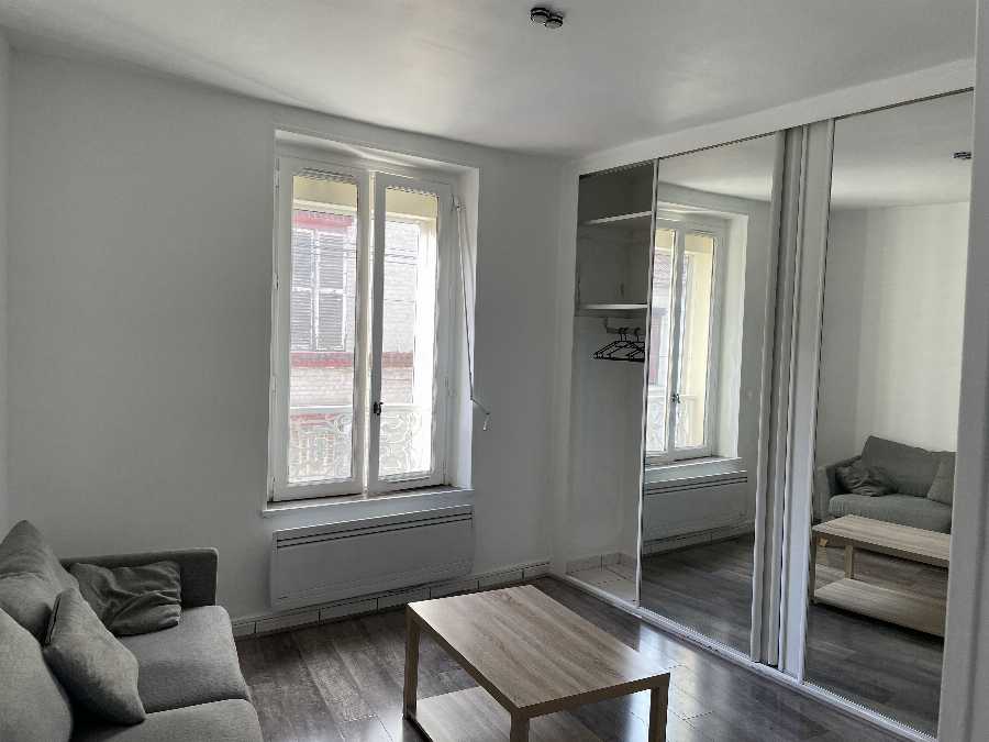 95360 Montmagny , rue Carnot - Appartement de 45 m2 - 3 pièces - 1er étage - Centre-Ville