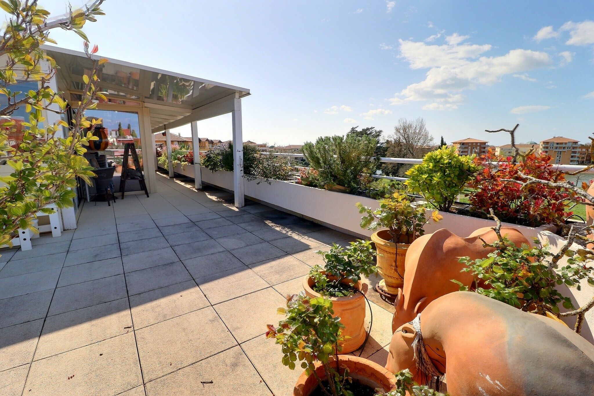 APPARTEMENT T4 TOIT TERRASSE AVEC VUE PANORAMIQUE À LATTES