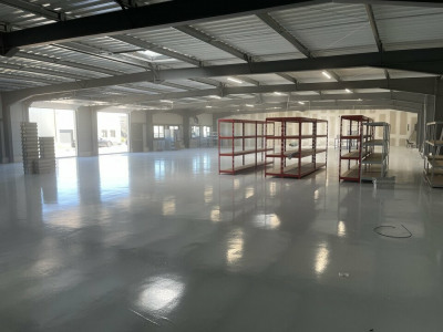 Local commercial 300 m²