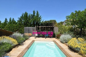 Exclusivité ! Maison 4 pièces, piscine, terrain de 2 400 m² e