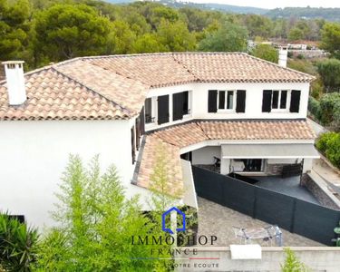 Villa 10 pièces 264 m² 