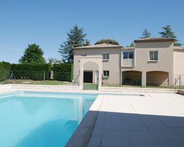 Propriété 5 pièces 153 m² 