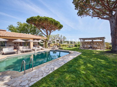 Villa provençale avec piscine au coeur des vignes