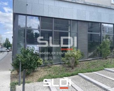 Local commercial 135 m²