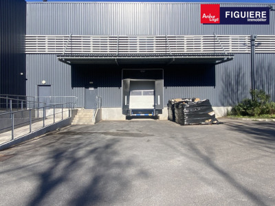 Local commercial 595 m² 