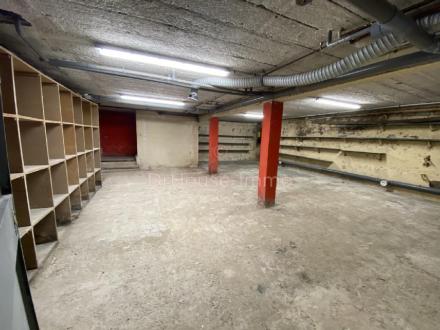 Parking/Garage/Box 105 m²