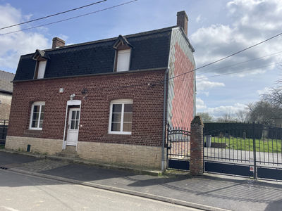 Maison individuelle 3 chambres au calme,double garage,jardin clos.