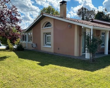 Rare maison 6 pièces 151 m2 sur terrain 1986 m2 avec piscine et dépendances