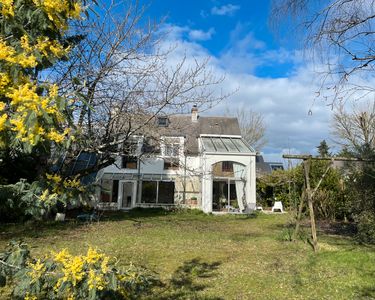 Maison 4 chambres, garage et jardin clos