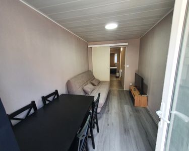 Appartement meublé de 2 pièces "27m²", situé en RDC 