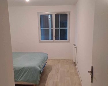 Chambre à sous-louer dans un appartement spacieux et lumineux à Marcoussis