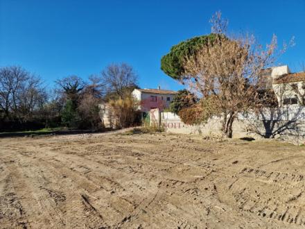 Terrain 623 m²