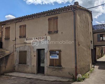 À rénover - ancien commerce avec appartement à l'étage