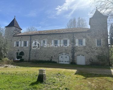 Château 16 pièces 897 m²