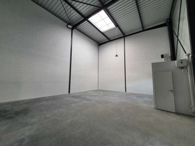 Local commercial 166 m²