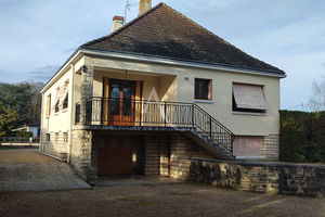 Maison à 7 kms de Lamotte Beuvron dans village tous commerces.