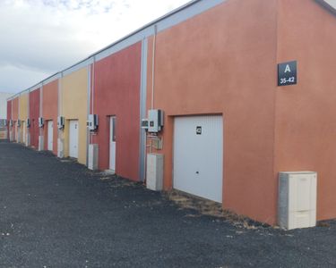 Location Box / garage à louer / Bureau Brut / Entrepôt