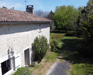 Maison pierre avec 2 produits locatifs