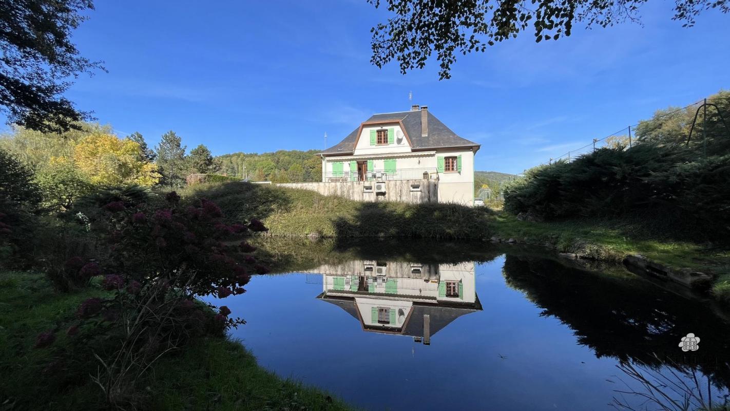 Vente Maison 200 m² à Saint Sernin du Bois 295 000 €