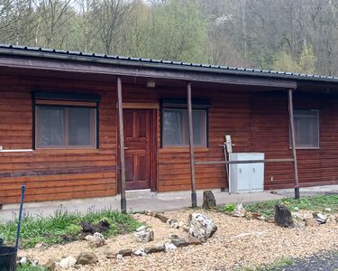 THILAY: EXCLUSIF chalet avec petit étang sur 3750M2