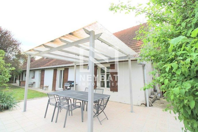 Maison 8 pièces 256 m²