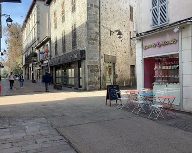 Local commercial 2 pièces 56 m² AURILLAC