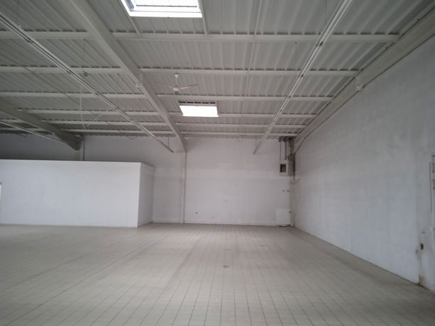 Local commercial 150 m²