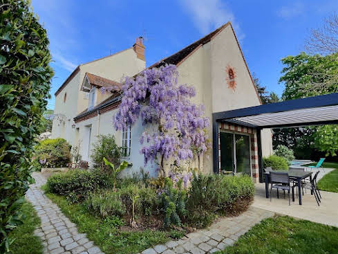 Maison 7 pièces 210 m²