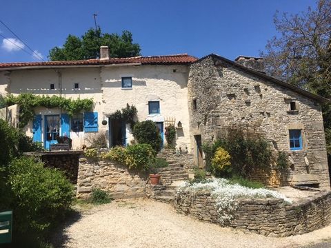 Charmante maison française de bijoux avec beaucoup