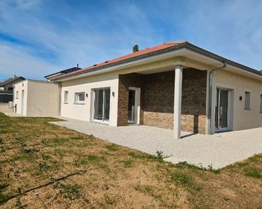 Belle maison neuve de plain-pied Devecey 115M2 avec double garage