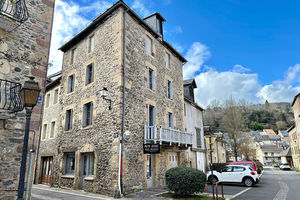 A VENDRE - Ensemble immobilier - SAINT GENIEZ D'OLT ET D'AUBRAC