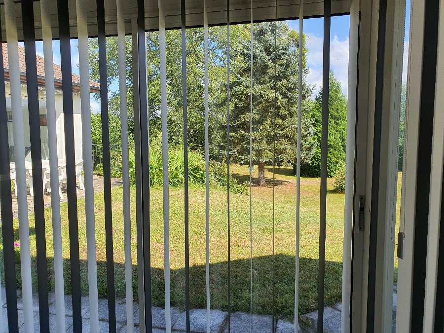 Grande maison lumineuse de plain-pied de 255 m² sur un terrain clos et arboré de 4980 m²