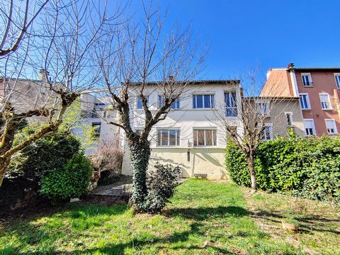 MAISON DE VILLE AVEC JARDIN- MILLAU