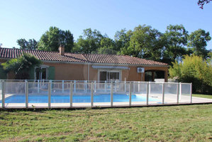 Maison plain pied avec piscine et jardin