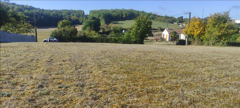 Terrain constructible 850 m²