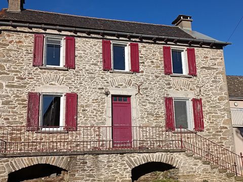 Maison T6 + Carport - Trémouilles